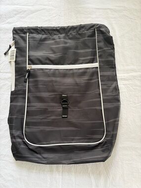 NWT Drawstring Sack Pack Cinch Gym Bag Black Grey Graphic Zipper Pockets